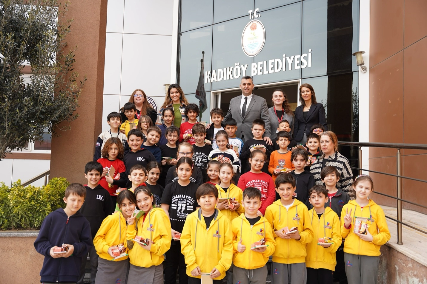 Başkan Tavşan Uzmanlar Koleji öğrencilerini ağırladı