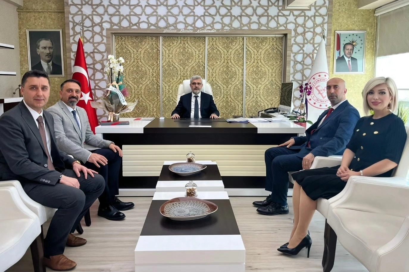 Eğitimin Uzmanları Müdür Yılmaz ile bir araya geldi