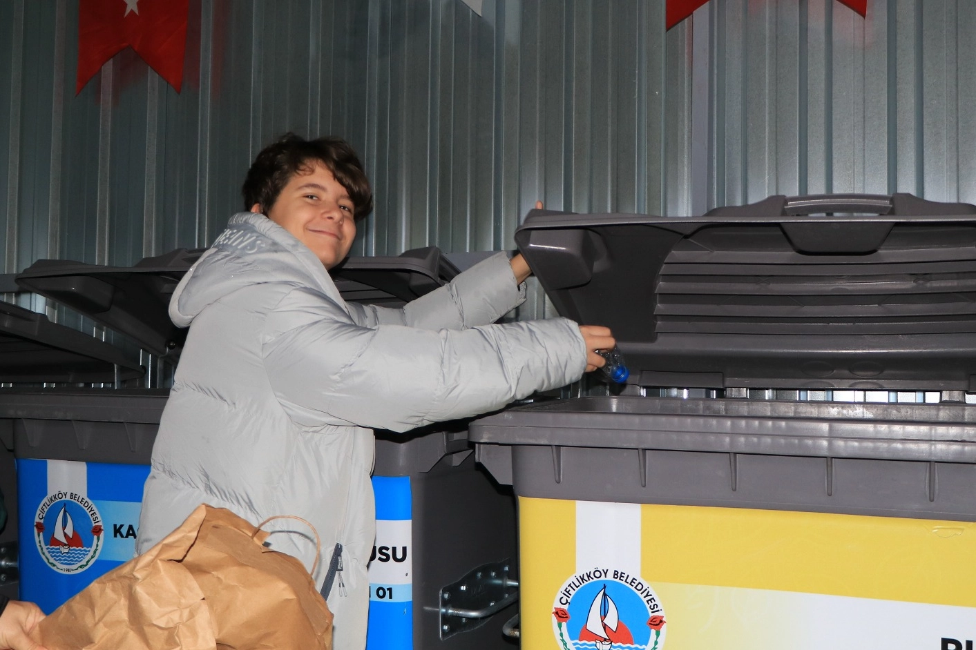 Kolej öğrencileri Çiftlikköy Sıfır Atık Merkezi’ni gezdi