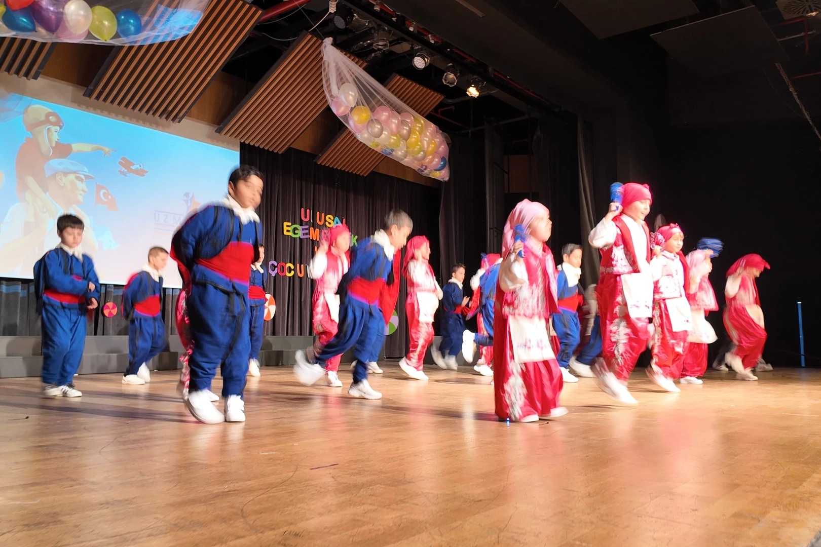 Uzmanlar Koleji’nde 23 Nisan coşku ve sevinçle kutlandı
