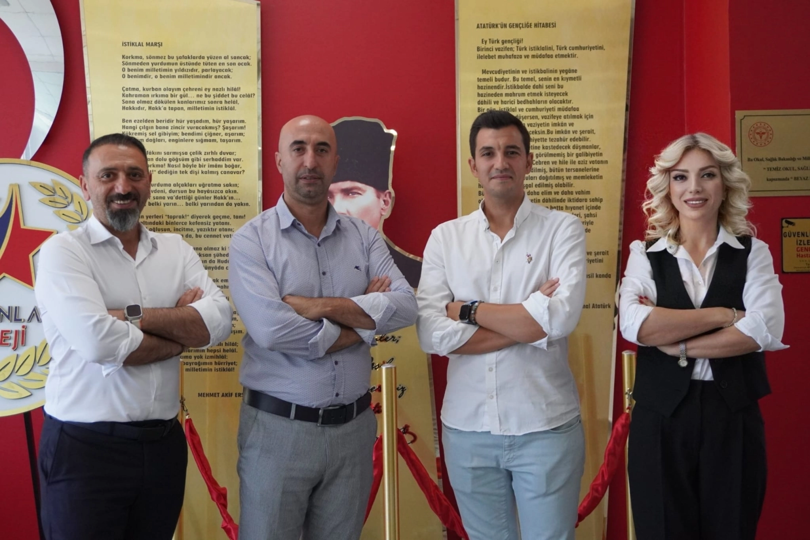 Yalova Uzmanlar Koleji zirveyi bırakmıyor... Ahmet Efe Uzel tam bursla Koç Üniversitesi İngilizce Tıp bölümüne yerleşti